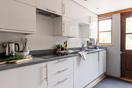 Hunters - Locations direct filming photoshoot locations-44