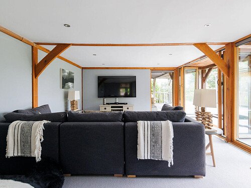 Hunters - Locations direct filming photoshoot locations-46