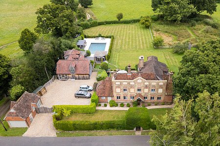 Hunters - Locations direct filming photoshoot locations-69