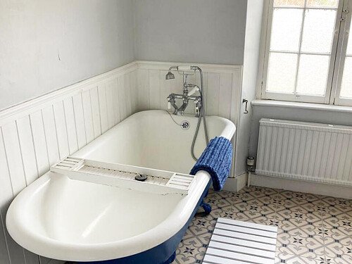 Manor House CMS - Locations direct filming photoshoot locations-20