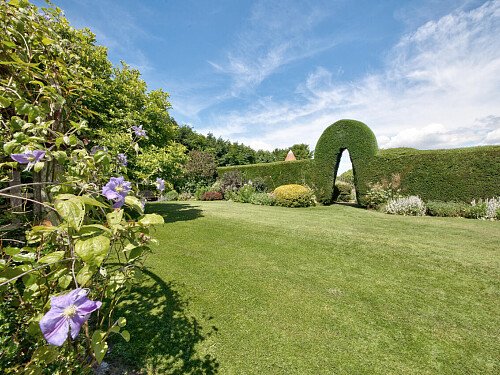 Manor House CMS - Locations direct filming photoshoot locations-24