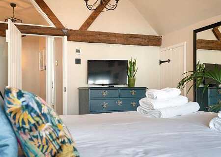 Old Coach House CMS - Locations direct filming photoshoot locations-5