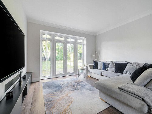 Stratford RD -  filming photoshoot location-10