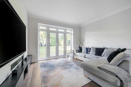 Stratford RD -  filming photoshoot location-10