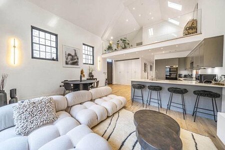 White loft apartment  -  filming photoshoot location-01