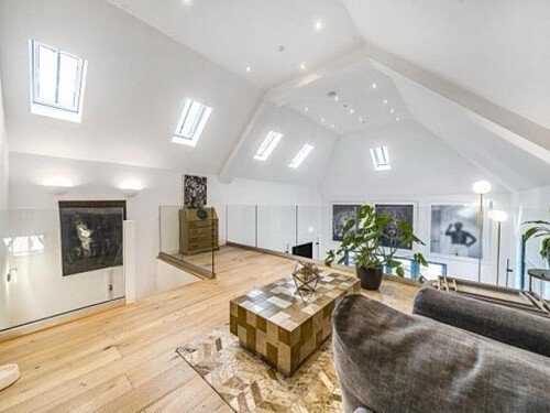 White loft apartment  -  filming photoshoot location-08