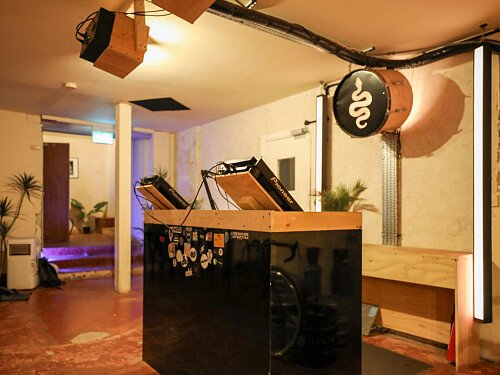 Comet Bar - Filming Locations Locations Direct -06