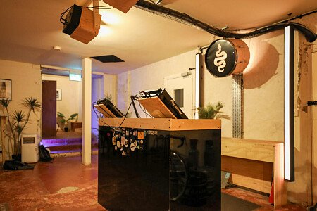 Comet Bar - Filming Locations Locations Direct -06