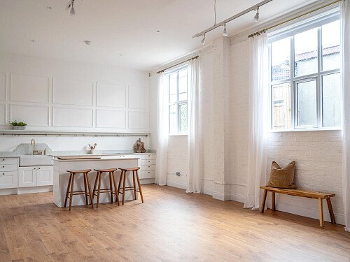 White minimal decor Shoot kitchen  - Filming Locations Locations Direct -05