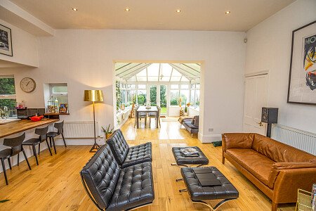 Large conservatory colourful house-  - Filming Locations Locations Direct -10