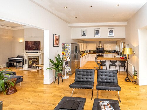 Large conservatory colourful house-  - Filming Locations Locations Direct -11