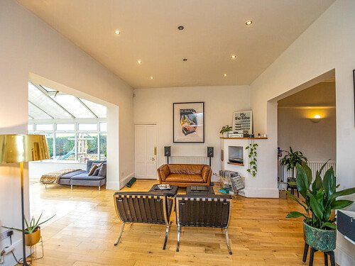 Large conservatory colourful house-  - Filming Locations Locations Direct -15