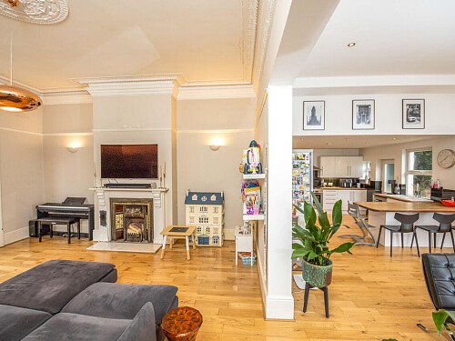 Large conservatory colourful house-  - Filming Locations Locations Direct -23