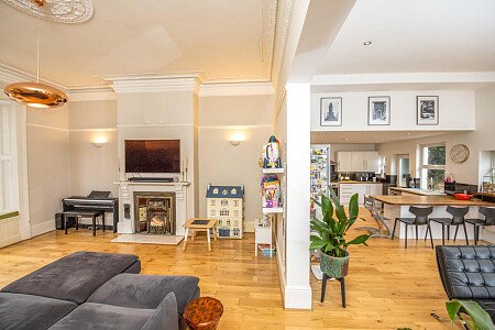 Large conservatory colourful house-  - Filming Locations Locations Direct -23