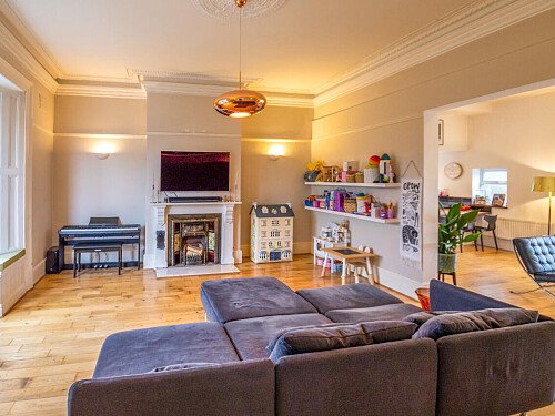 Large conservatory colourful house-  - Filming Locations Locations Direct -24