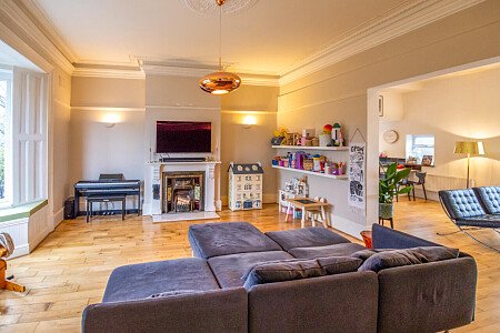 Large conservatory colourful house-  - Filming Locations Locations Direct -24