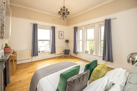 Large conservatory colourful house-  - Filming Locations Locations Direct -40