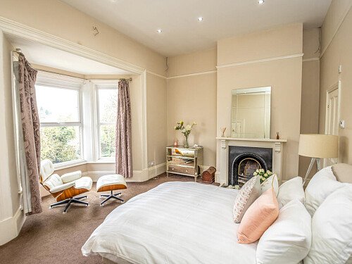 Large conservatory colourful house-  - Filming Locations Locations Direct -45