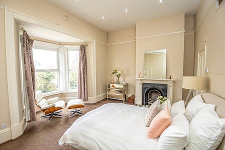 Large conservatory colourful house-  - Filming Locations Locations Direct -45