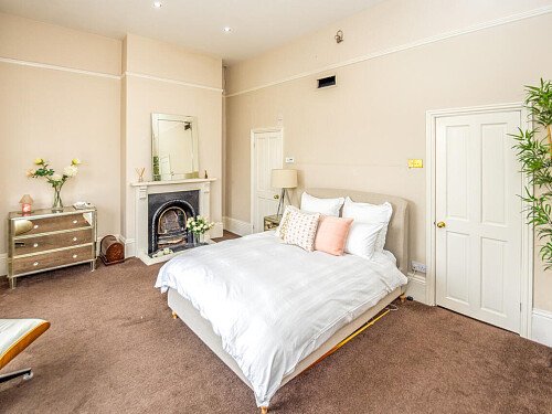 Large conservatory colourful house-  - Filming Locations Locations Direct -48