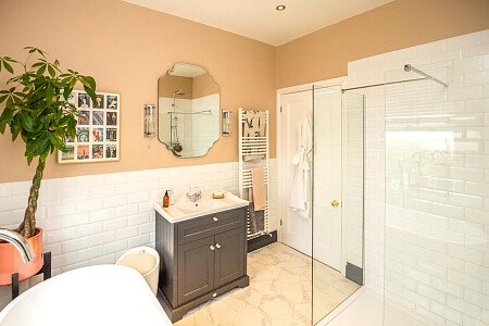 Large conservatory colourful house-  - Filming Locations Locations Direct -58