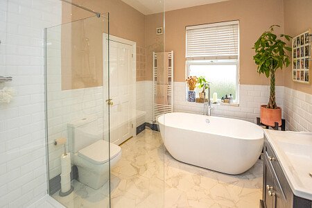 Large conservatory colourful house-  - Filming Locations Locations Direct -59