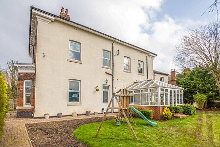 Large conservatory colourful house-  - Filming Locations Locations Direct -66