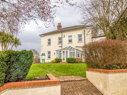 Large conservatory colourful house-  - Filming Locations Locations Direct -67