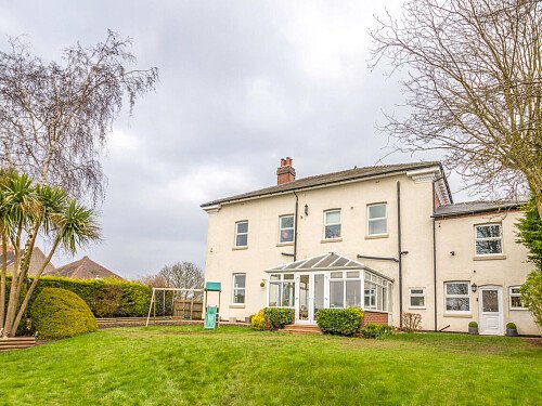 Large conservatory colourful house-  - Filming Locations Locations Direct -69