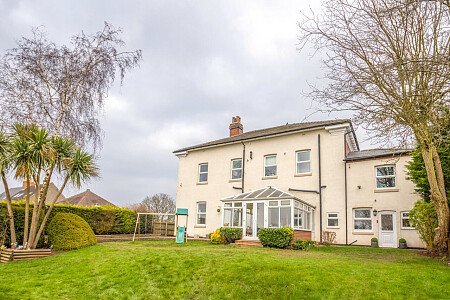 Large conservatory colourful house-  - Filming Locations Locations Direct -69