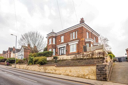 Large conservatory colourful house-  - Filming Locations Locations Direct -76