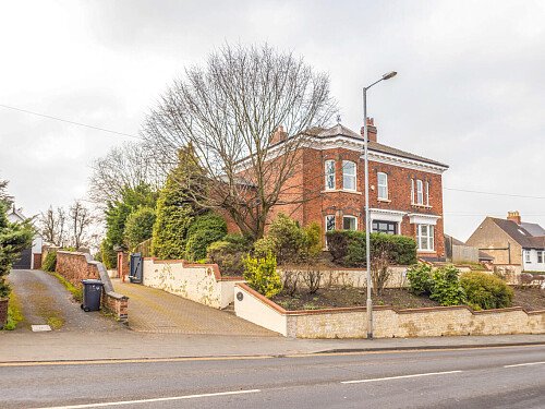 Large conservatory colourful house-  - Filming Locations Locations Direct -77