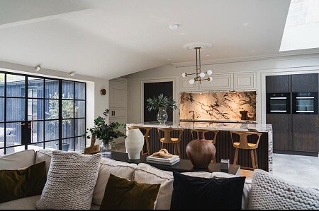 bc558963-9023-40fe-8b97-f269141b1059