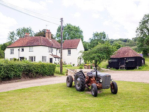 Lower Austin Lodge Farmhouse Exteriors2