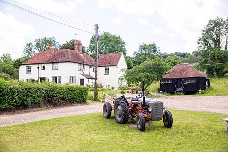 Lower Austin Lodge Farmhouse Exteriors2