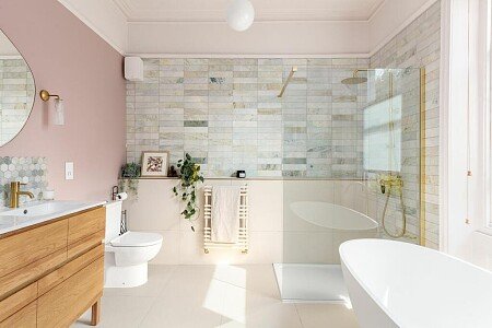 Master bathroom 2