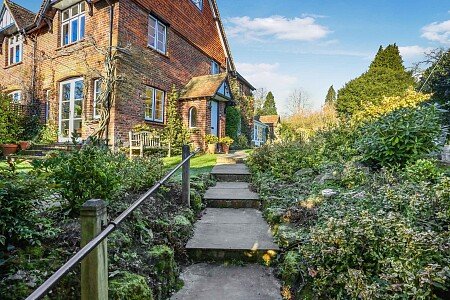 1180507526 - Marlow Cottage,  Mill Lane,  Chiddingfold Surrey, GU8 45