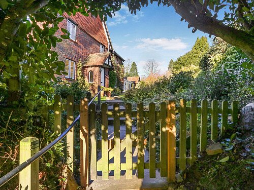 1180507526 - Marlow Cottage,  Mill Lane,  Chiddingfold Surrey, GU8 42