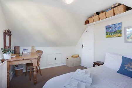 1180507526 - Marlow Cottage,  Mill Lane,  Chiddingfold Surrey, GU8 29