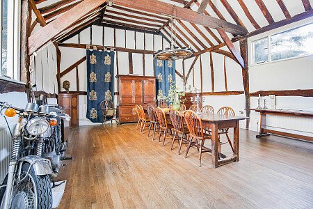1445243853 - The Barn, Puttenham, Guildford, GU3 8