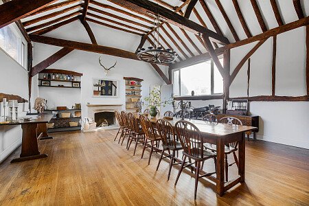 1445243853 - The Barn, Puttenham, Guildford, GU3 10