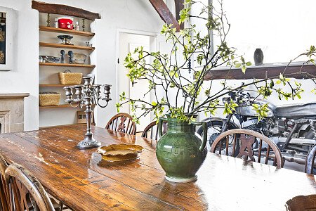 1445243853 - The Barn, Puttenham, Guildford, GU3 11