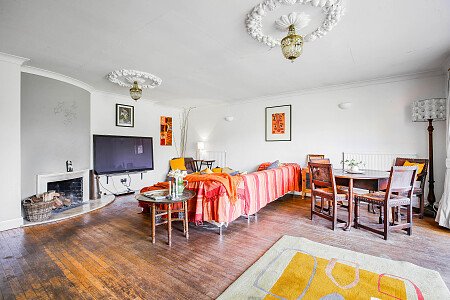 1445243853 - The Barn, Puttenham, Guildford, GU3 4