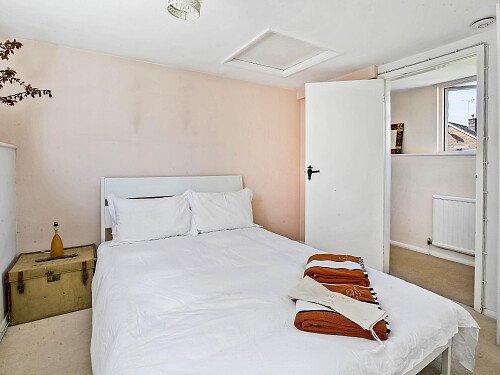 1445243853 - The Barn, Puttenham, Guildford, GU3 27