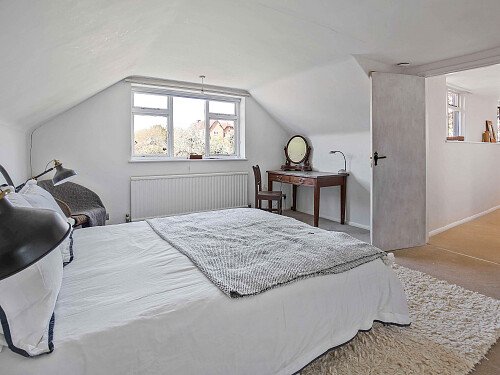 1445243853 - The Barn, Puttenham, Guildford, GU3 33