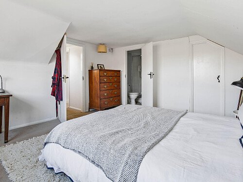 1445243853 - The Barn, Puttenham, Guildford, GU3 37