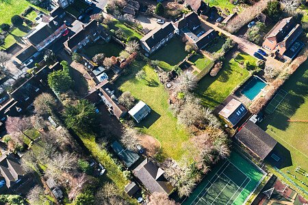 1413338587 - The Street, Puttenham, GU3 1AT 38