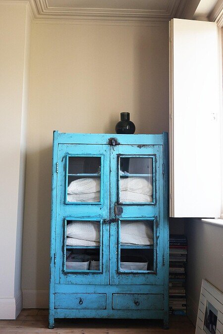 06 Bedroom 2 - Colour detail