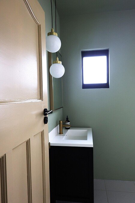 09 Bathroom - View from door