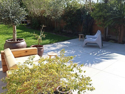 11 Garden - View from side